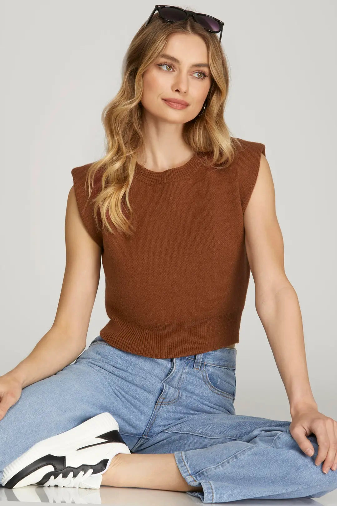 CINNAMON SLEEVELESS SWEATER CROP TOP