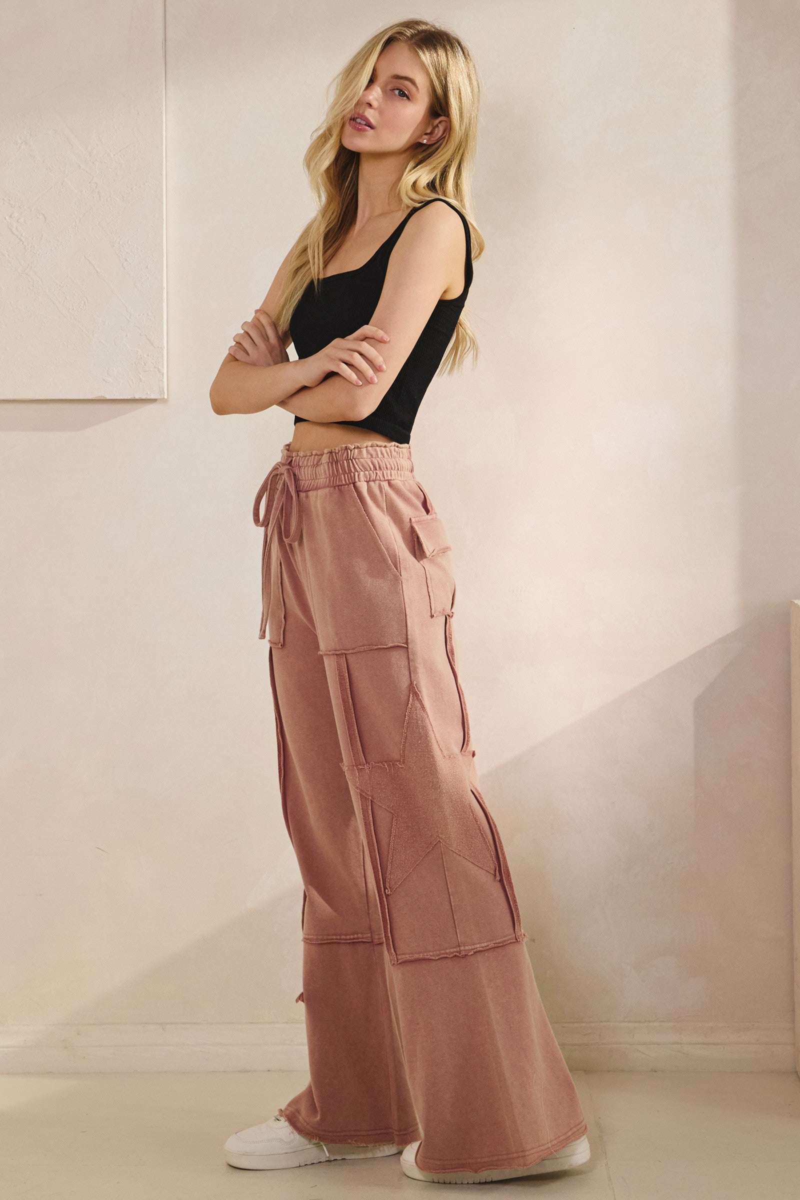 Mauve Star Patch Wide-leg Pants